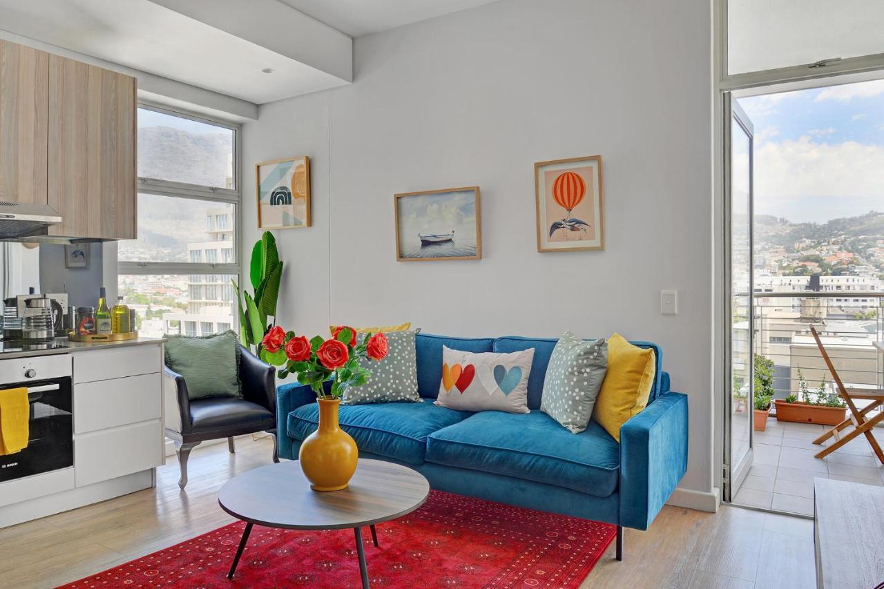 Leila - Centre Apartment, Stunning Mountain & Views * Cape Town
