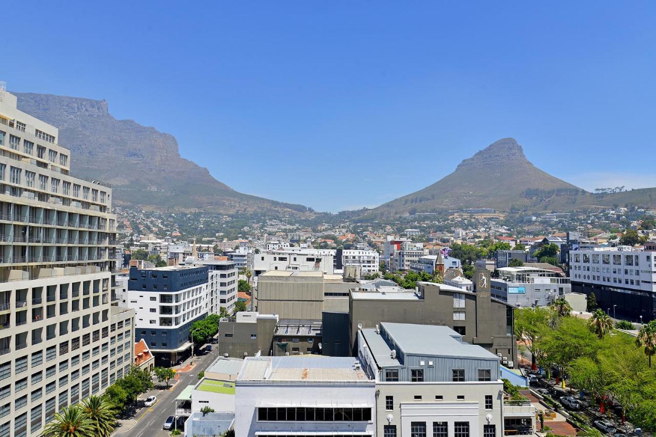 Leila - Centre Apartment, Stunning Mountain & Views *
