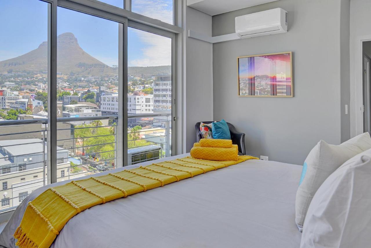 Leila - Centre Apartment, Stunning Mountain & Views *